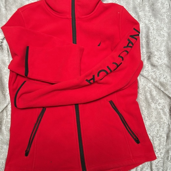 Warm and soft Nautica flees. Like new. Size M with slim fit design. - Picture 3 of 6